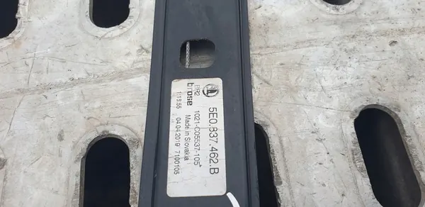 Regulador de janela dianteira esquerda Skoda Octavia III 5E0837461B image 3