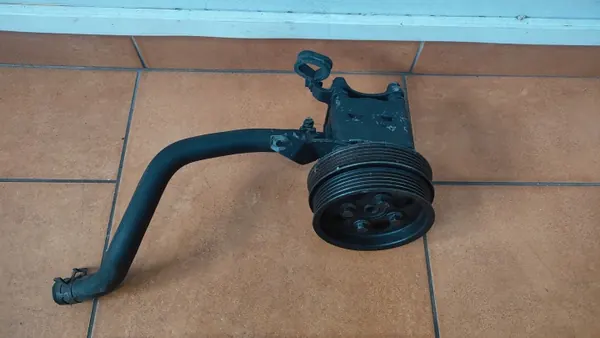 Pompe de direction OEM 30731821 pour Volvo S60 V60 XC60 image 2