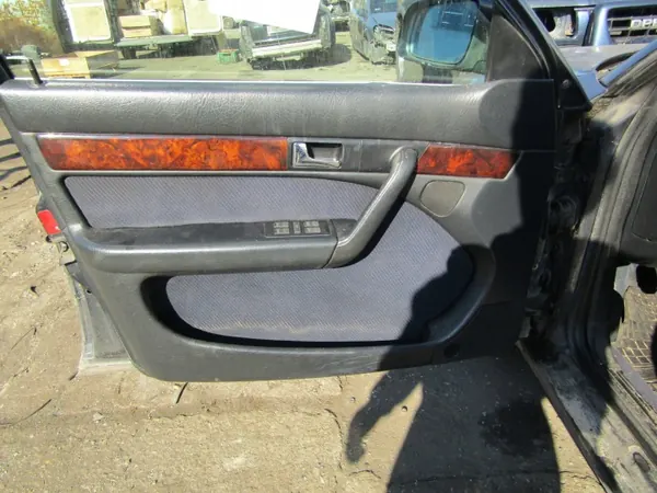 Audi 100 C4 Ovenpaneeli OEM AK-6-91286 Käytetty image 2