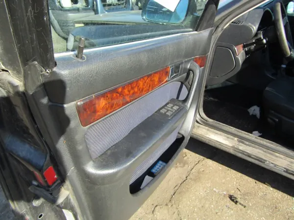 Audi 100 C4 Ovenpaneeli OEM AK-6-91286 Käytetty image 4