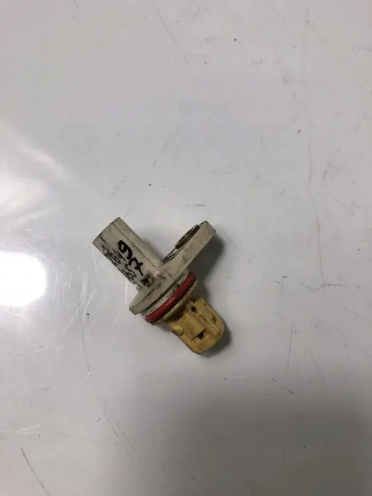 Vevaxelpositionssensor OEM 55566932 - Begagnad image 2