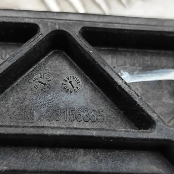 Pakoputken kiinnike OEM 23156335 Chevrolet Malibulle image 6