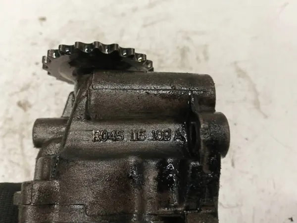 Pompe à huile OEM 045115109a pour Volkswagen Polo 1.2L image 3