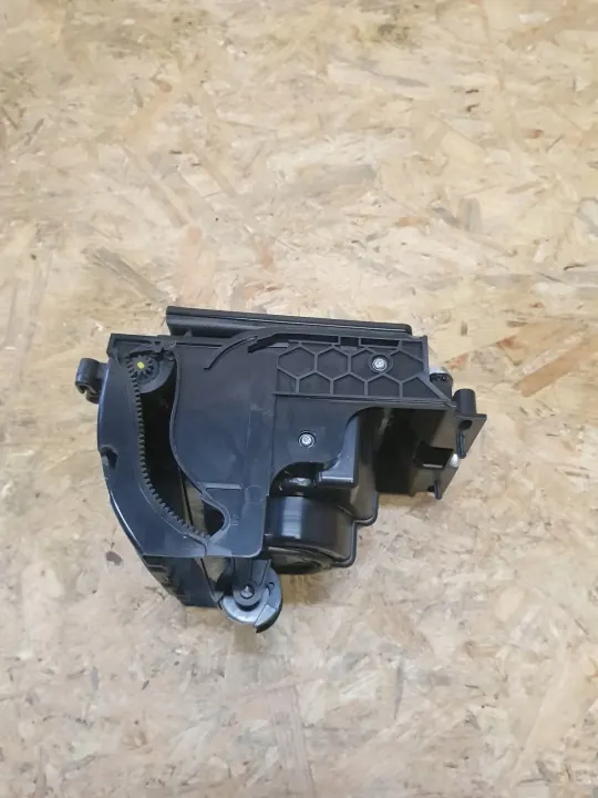 Porta-copos OEM J8A2-13560-AF para Range Rover Velar L560 image 4