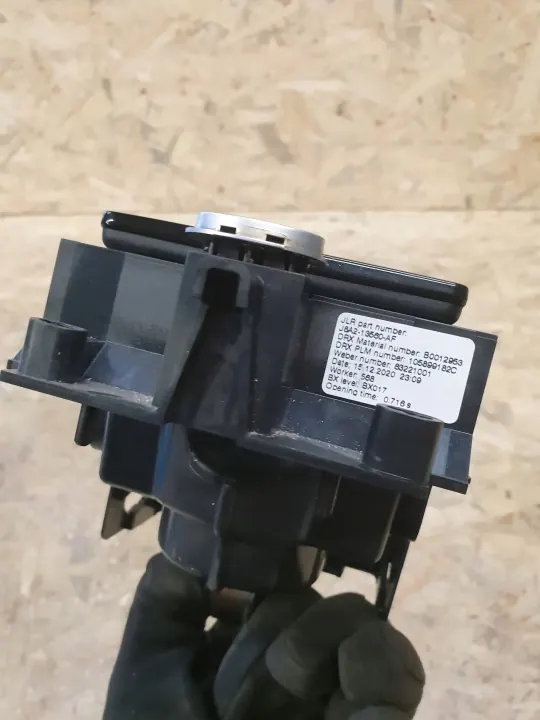 Porta-copos OEM J8A2-13560-AF para Range Rover Velar L560 image 6