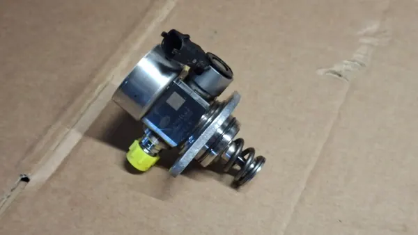Bränslepump OEM DR0106144B PHP040 - Begagnad image 2