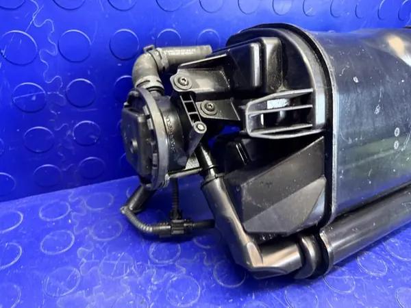 Canister Charbon Actif Audi A3 VW 5Q0201797 image 5