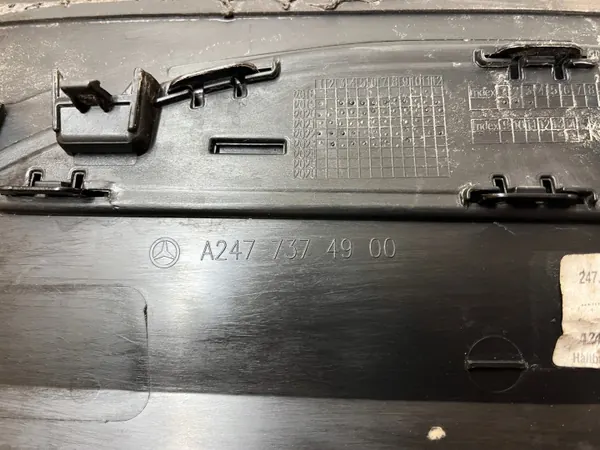 Mercedes GLA W247 Vasen Takaoven Lista OEM A2477374900 image 8