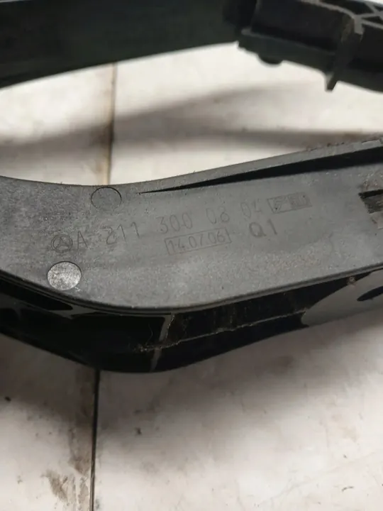 Pedalen Set Mercedes-Benz C W203 OE A2113000804 image 3