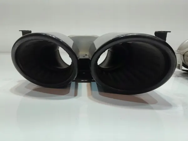 Mercedes GLE W167 AMG Uitlaatpunten OEM A1674908903 A1674909003 image 3