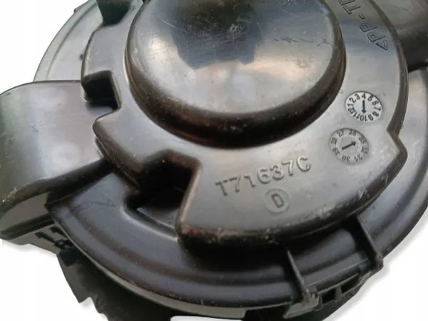 Lämmitysmoottori OEM T71637C Opel Astra L (O5) image 3
