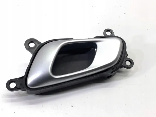 Puxador interior esquerdo traseiro OEM 83613-J7000 image 2