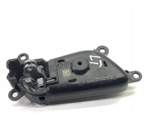 Puxador interior esquerdo traseiro OEM 83613-J7000 image 3