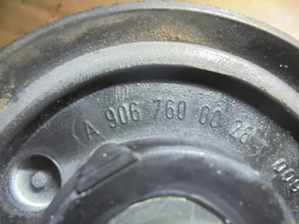 Limitador de porta traseira OEM A9067600028 VW Crafter image 4