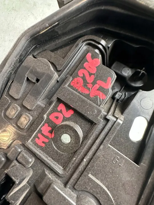 Peugeot 206 baklykta insats OEM 2345678 image 3