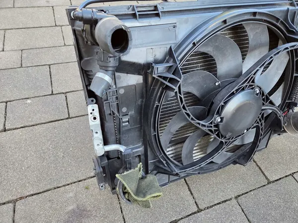Conjunto de radiadores BMW 1 F20 F21 con ventilador 2014 image 2