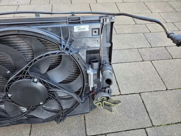 Conjunto de radiadores BMW 1 F20 F21 con ventilador 2014 image 3