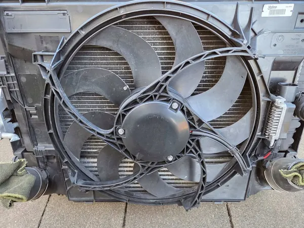 Conjunto de radiadores BMW 1 F20 F21 con ventilador 2014 image 5