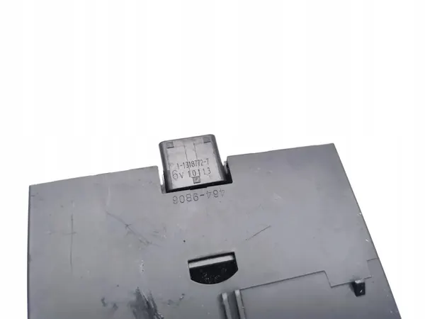 Lexus IS Interruptores de aquecimento de assentos 2011 Sedan 1-1318772-7 image 6