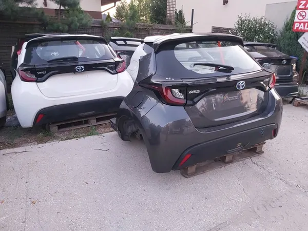 Piliers droit B Toyota Yaris IV image 6