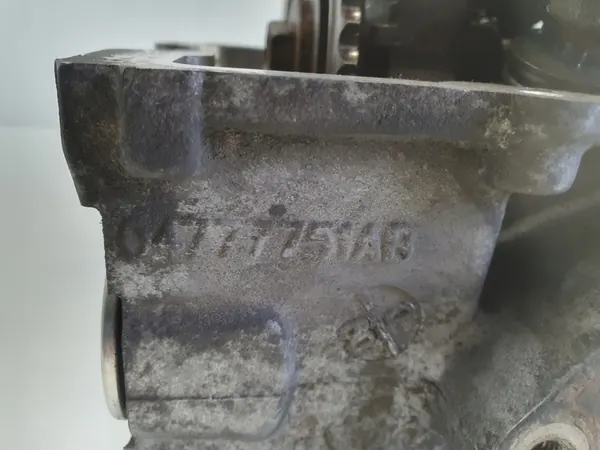 Mini OE 04777751AB Cabeza de Cilindro image 2