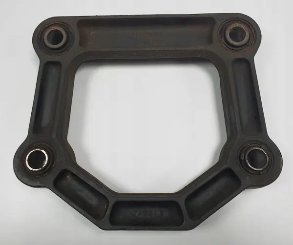 Jaguar XK8/XKR 1997 väliseinäkiinnike OEM RCCC2891F image 2