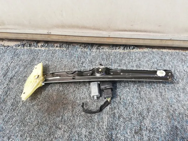 Elevador de Vidro Elétrico Peugeot Expert IV Direito Frontal 9840159380 image 3