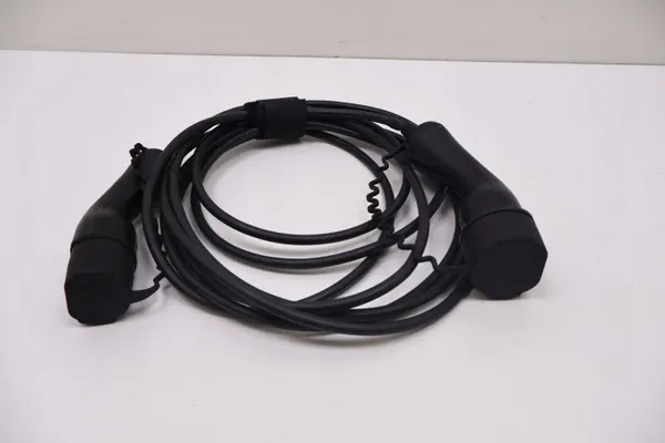 Cable de carga Volvo V60 II OEM 35850801 - Usado image 2