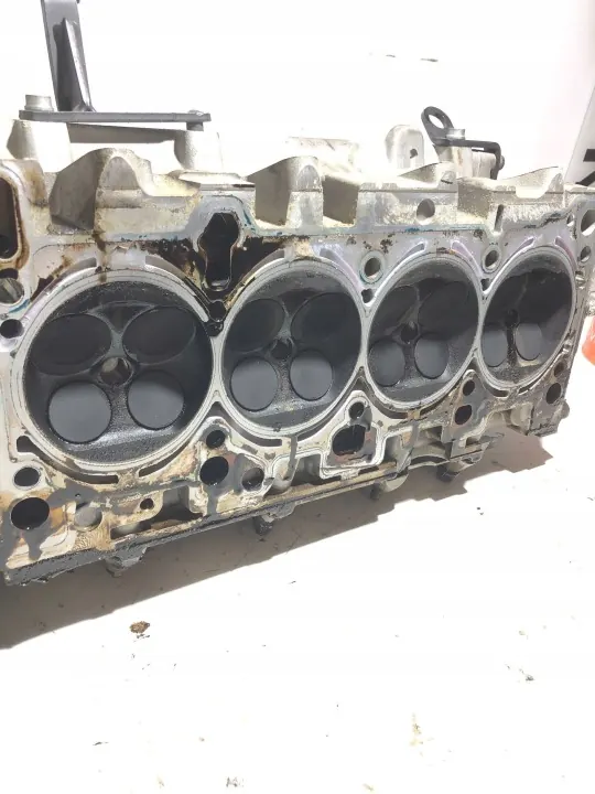 Vänster Cylinderhuvud 4.2 FSI OEM 079103373BN image 4