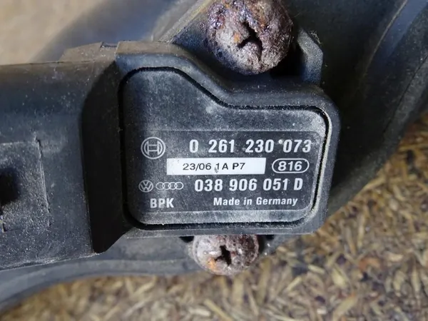 GOLF V AUDI A3 8P 2.0 TFSI Manguera Intercooler 1K0145770K image 4