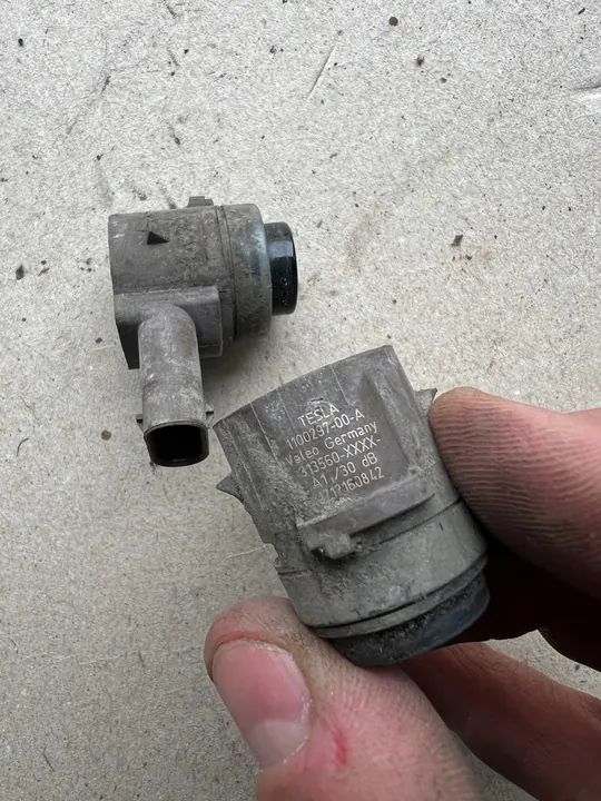 TESLA S Parksensor PDC 1100297-00-A image 4