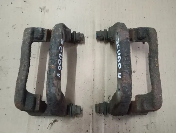 Remklauwbeugel OEM Jarzmo Achter Scudo Jumpy image 2
