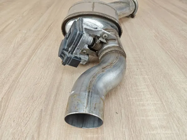 Catalyseur OEM 4G0131703AE pour Audi A6 C7 2.0 TDI image 4