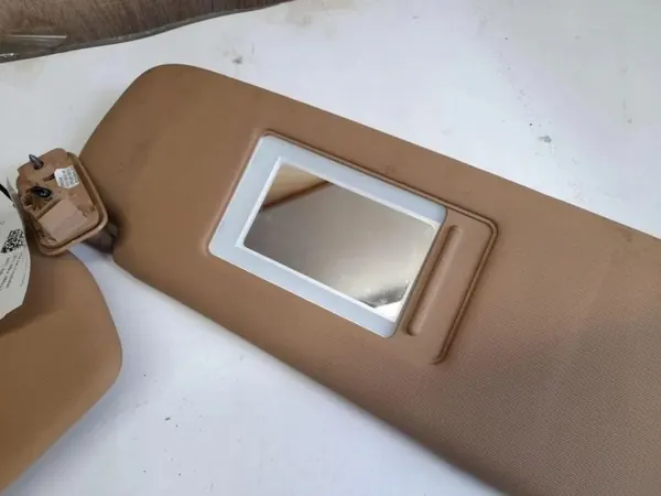 Visera derecha Porsche Cayenne OEM 7P5857552H image 4