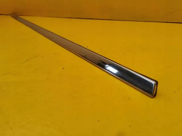 OEM 82332A Oikea Takaoven Lista Kromi-Sarja image 3