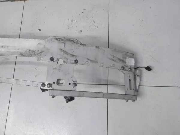 Rinforzo paraurti anteriore Mercedes C-Class W206 OEM image 2