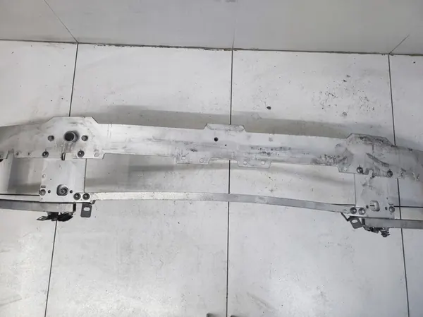 Rinforzo paraurti anteriore Mercedes C-Class W206 OEM image 3