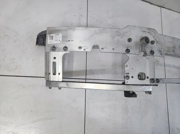 Rinforzo paraurti anteriore Mercedes C-Class W206 OEM image 4