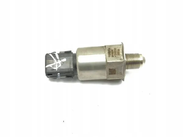 Capteur Pression Carburant Lexus OEM 8945830030 image 4