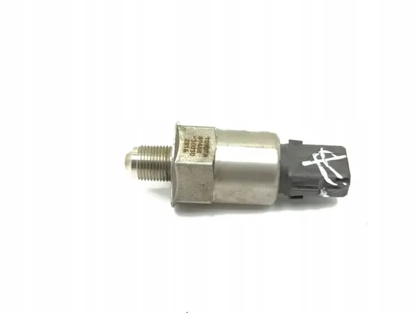 Capteur Pression Carburant Lexus OEM 8945830030 image 6