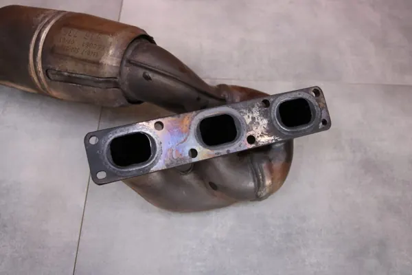 OEM 7516734 7516735 BMW Abgaskrümmer Katalysator image 10