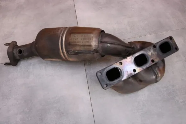 OEM 7516734 7516735 BMW Abgaskrümmer Katalysator image 6