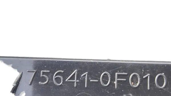 Toyota Verso takakorilasi OEM 756410F010 image 4