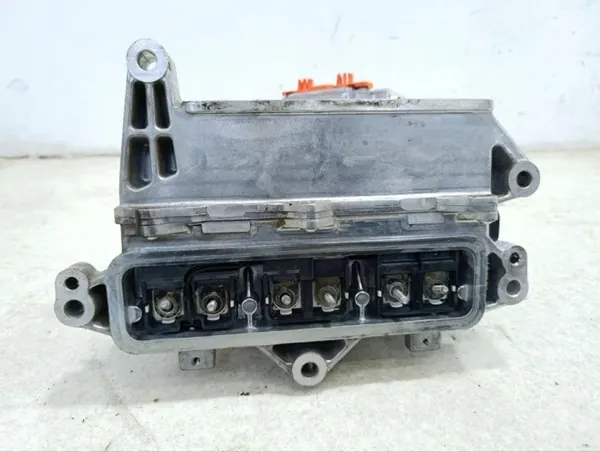 Invertteri Chrysler Pacifica 2021 OEM P05185115AF image 8
