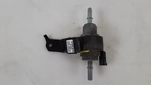 Pompe Webasto Volvo V90 II OEM 32130833 image 3