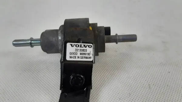 Pompe Webasto Volvo V90 II OEM 32130833 image 4