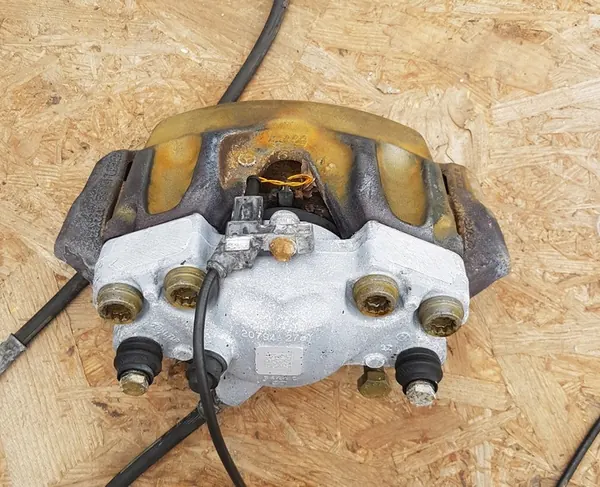 MERCEDES E W207 Compleet Voorremschijven en Klauwen OEM image 2