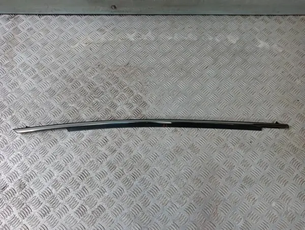 Mazda 3 Vordere Rechte Türschaber OEM 1709141923 image 2