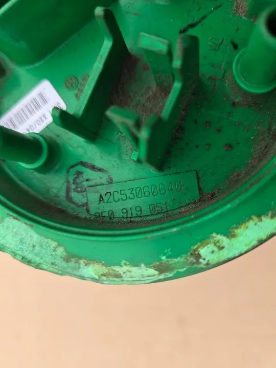 Brandstofpomp Float 8E0919051A Volkswagen Passat B5 image 4