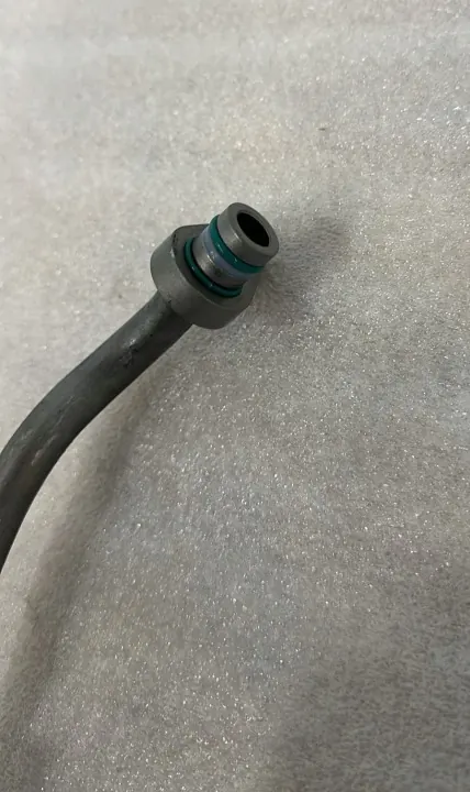 Conduto hidráulico dianteiro esquerdo Porsche Taycan OEM 9J1411803D image 4